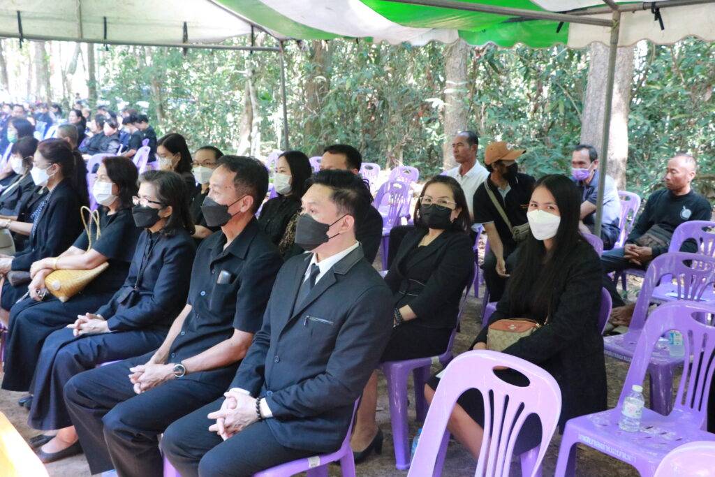 ร่วมเป็นเกียรติพิธีฌาปนกิจศพ คุณแม่ทม สุภาทอง 6 IMG 4931