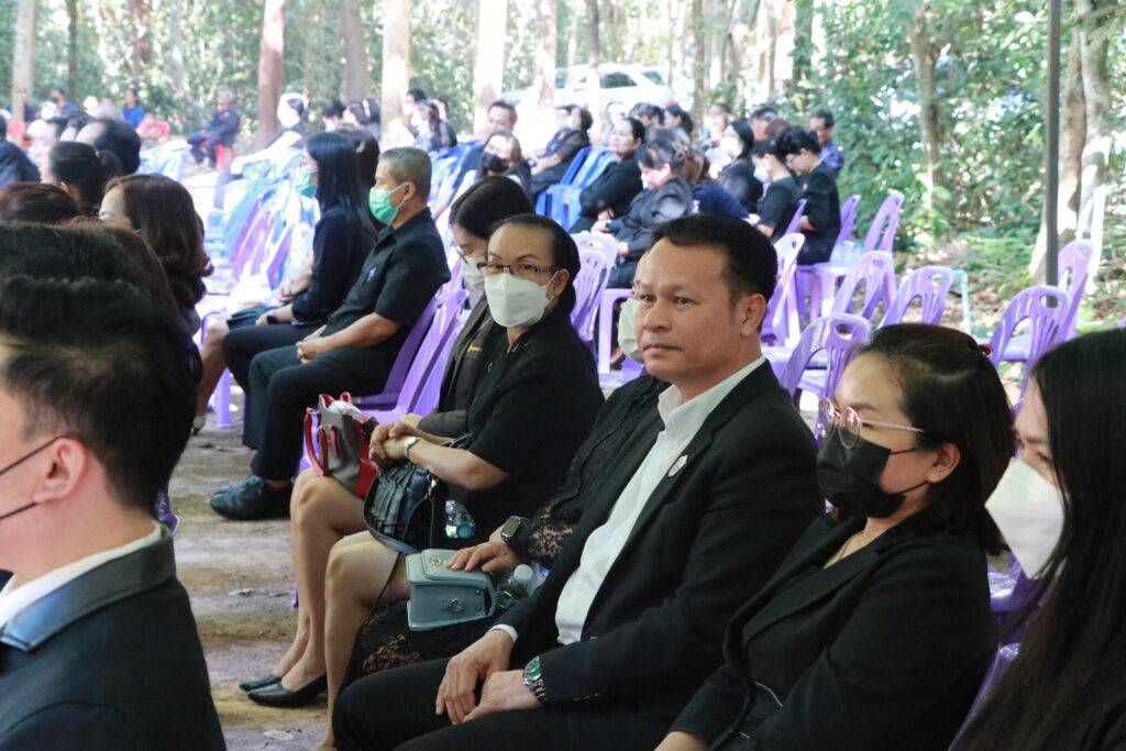 ร่วมเป็นเกียรติพิธีฌาปนกิจศพ คุณแม่ทม สุภาทอง 8 IMG 4936