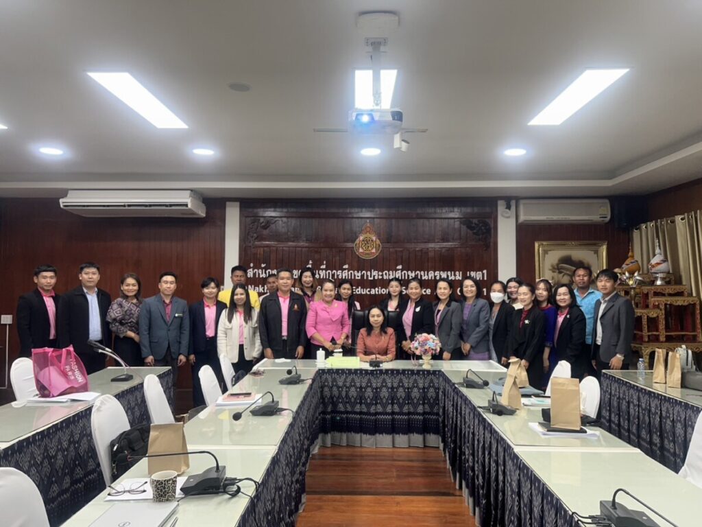การประชุมสร้างความรู้ความเข้าใจและเตรียมความพร้อมสถานศึกษาในการรับการประเมินสถานศึกษาพอเพียง ปีงบประมาณ พ.ศ.2567 1 S 49266785