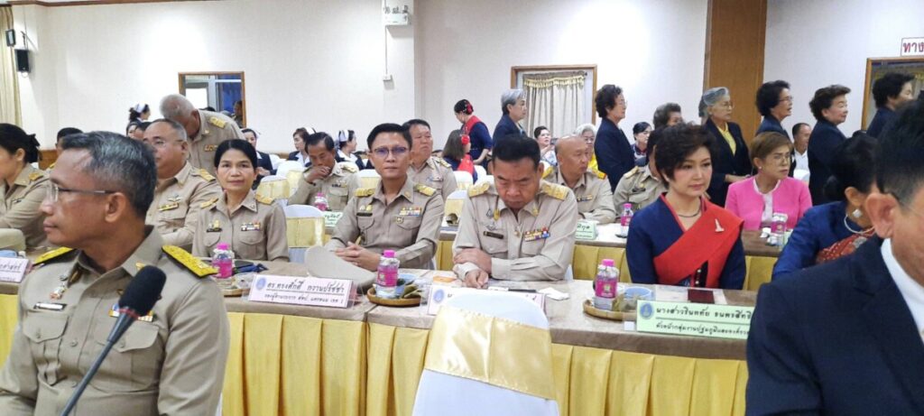 ร่วมต้อนรับประธานองคมนตรี ท่านสุรยุทธ์ จุลานนท์ ในการตรวจเยี่ยมโรงพยาบาลสมเด็จพระยุพราชธาตุพนม 3 79052