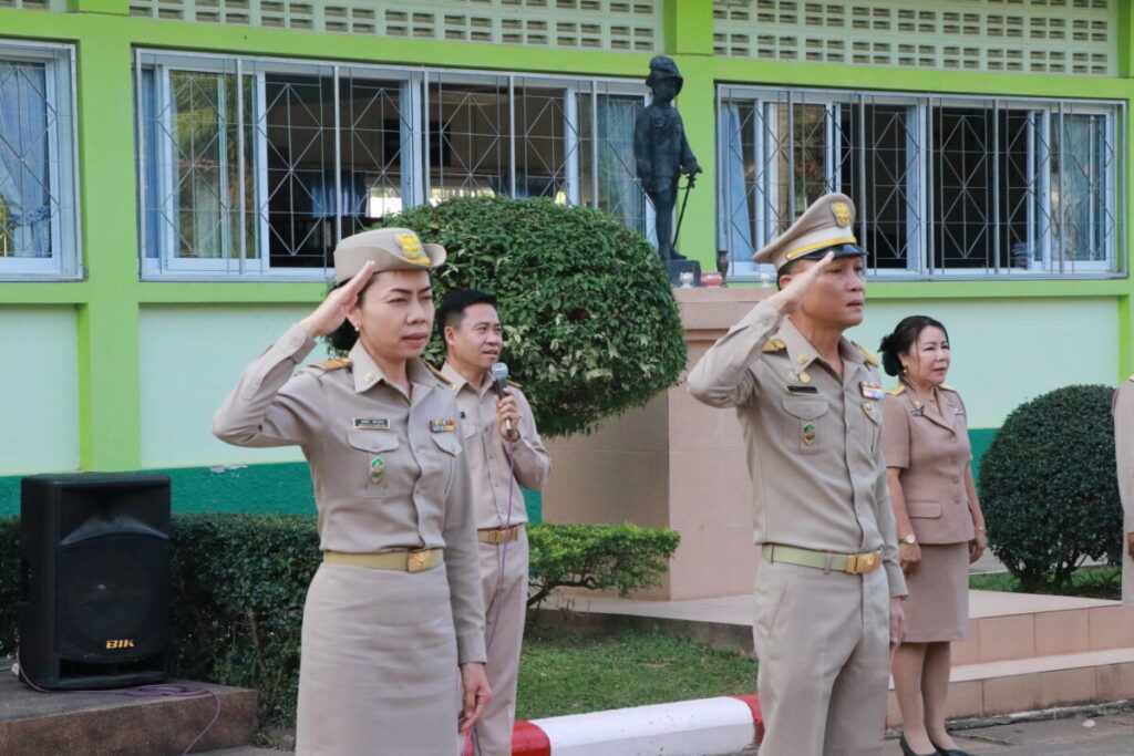 กิจกรรมเชิงสัญลักษณ์เขตสุจริต,ร้องเพลงชาติ, สวดมนต์ไหว้พระ,กล่าวคำปฏิญาณเขตสุจริต 4 IMG 6085
