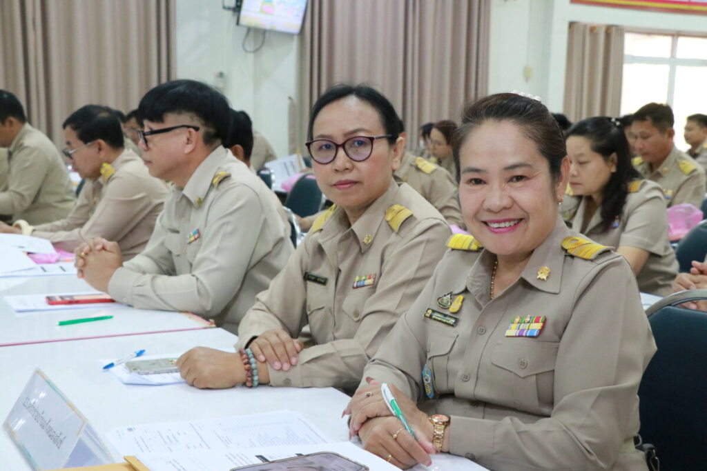 การประชุมชี้แจงแนวทางการดำเนินการจัดทดสอบทางการศึกษาระดับชาติขั้นพื้นฐาน (O-NET) ปีการศึกษา 2566 ระดับศูนย์สอบและระดับสนามสอบ สพป.นครพนม เขต 1 5 IMG 6205