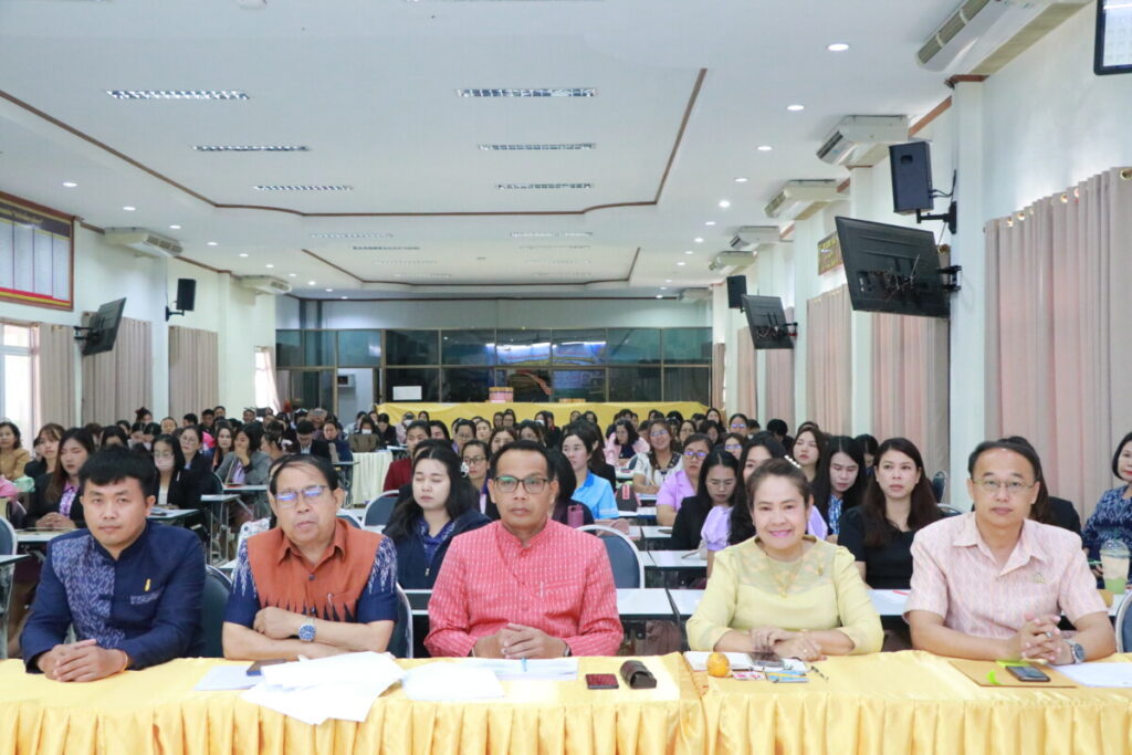 การอบรมโครงการอบรมพัฒนาศักยภาพการปฏิบัติงานของเจ้าหน้าที่การเงิน บัญชี หรือพัสดุ ของสถานศึกษาประจำปีงบประมาณ พ.ศ. 2567 รุ่นที่ 2 (สำหรับอำเภอนาแก อำเภอปลาปาก) 3 IMG 6817