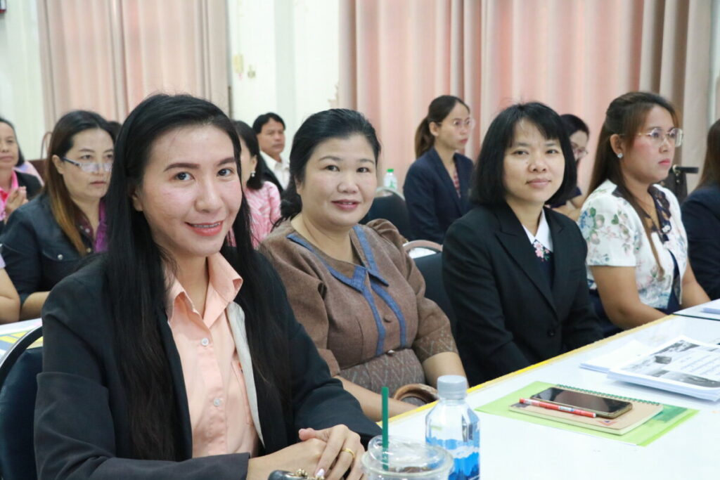 การอบรมโครงการอบรมพัฒนาศักยภาพการปฏิบัติงานของเจ้าหน้าที่การเงิน บัญชี หรือพัสดุ ของสถานศึกษาประจำปีงบประมาณ พ.ศ. 2567 รุ่นที่ 2 (สำหรับอำเภอนาแก อำเภอปลาปาก) 7 IMG 6862
