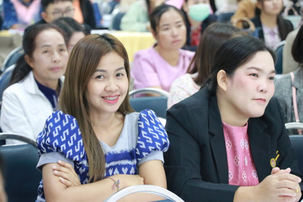 การอบรมโครงการอบรมพัฒนาศักยภาพการปฏิบัติงานของเจ้าหน้าที่การเงิน บัญชี หรือพัสดุ ของสถานศึกษาประจำปีงบประมาณ พ.ศ. 2567 รุ่นที่ 2 (สำหรับอำเภอนาแก อำเภอปลาปาก) 8 IMG 6962