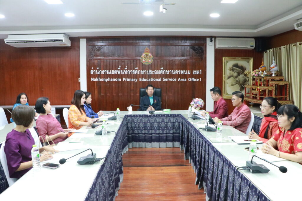 การประชุมคณะกรรมการเตรียมงานโครงการประชุมคณะกรรมการการศึกษาขั้นพื้นฐานนอกสถานที่ (กพฐ.สัญจร) และ ร่วมประชุมการขับเคลื่อนสถานีแก้หนี้ สำนักงานเขตพื้นที่การศึกษา 1 IMG 7080