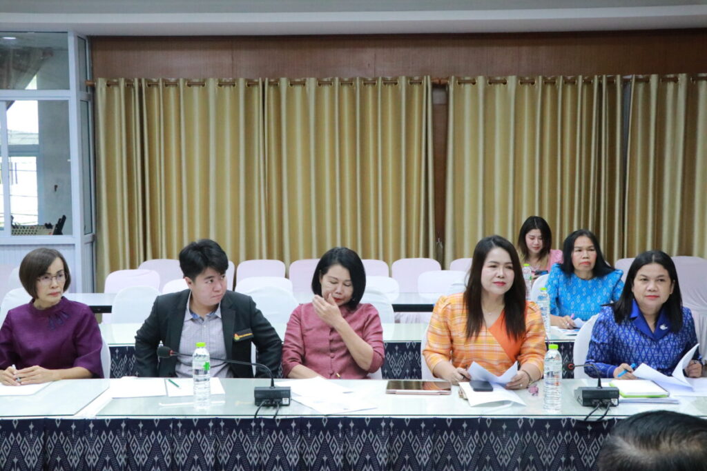 การประชุมคณะกรรมการเตรียมงานโครงการประชุมคณะกรรมการการศึกษาขั้นพื้นฐานนอกสถานที่ (กพฐ.สัญจร) และ ร่วมประชุมการขับเคลื่อนสถานีแก้หนี้ สำนักงานเขตพื้นที่การศึกษา 4 IMG 7095