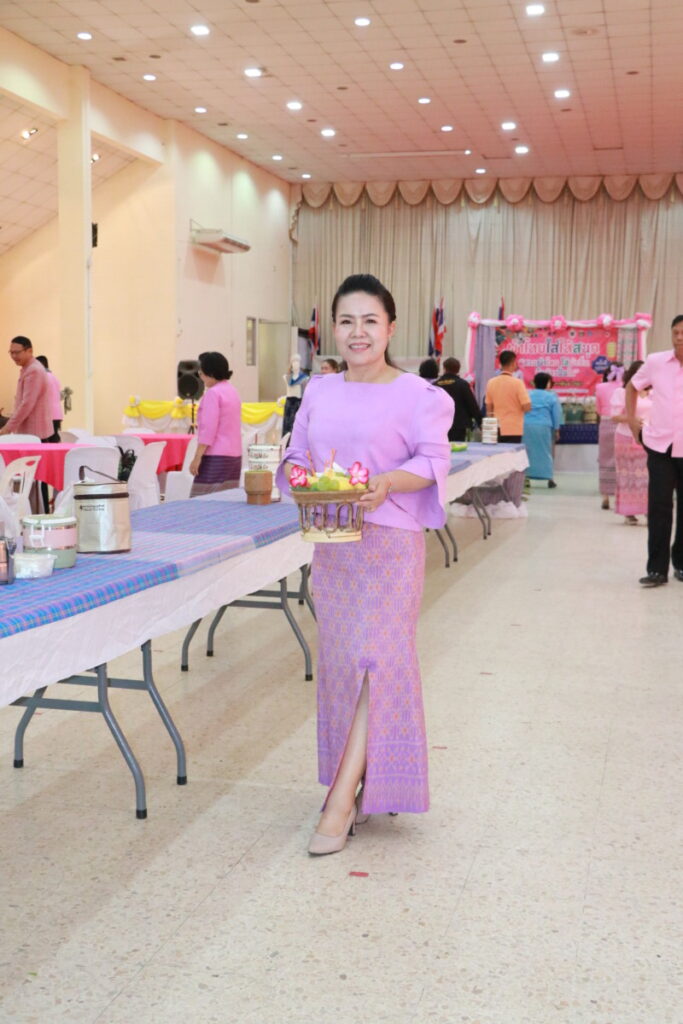 ร่วมกิจกรรม “สวมผ้าไทย ใส่ผ้าซิ่น กินข้าวปิ่นโต” ณ ศาลาประชาคมยงใจยุทธ 4 IMG 7509 1