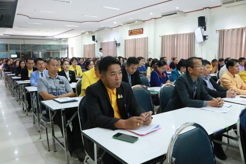 ประชุมผู้บริหารสถานศึกษา / รอง ผอ.สพป.นครพนม เขต 1 / ผอ.กลุ่ม และ ผอ.หน่วยตรวจสอบภายใน 6 IMG 8593