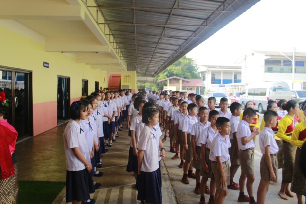 ร่วมให้การต้อนรับ คณะกรรมการ ประเมินนักเรียนเพื่อรับรางวัลพระราชทาน ระดับประถมศึกษาขนาดใหญ่ ระดับกลุ่มจังหวัดที่ 10 11 S 63103021