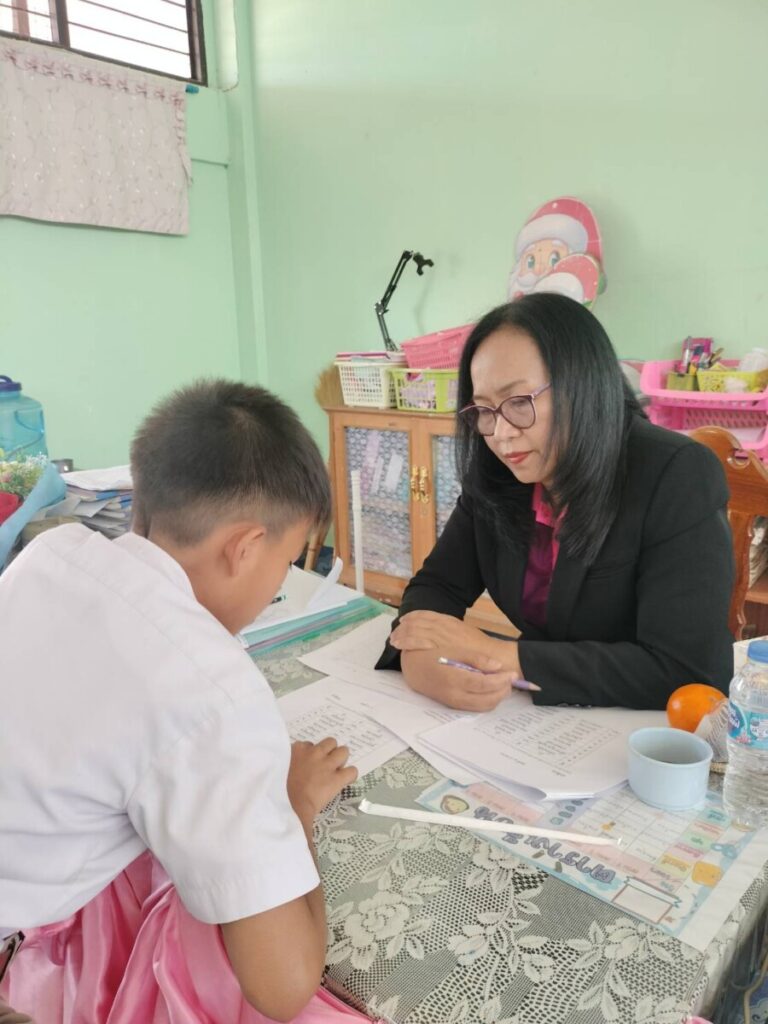 ประเมินการอ่านออกเขียนได้ของนักเรียน เพื่อคัดเลือกรับรางวัลครูดีศรีนคร โรงเรียนบ้านดงน้อยพัฒนา, โรงเรียนบ้านนาขาม, โรงเรียนบ้านหนองบัว 3 404611 0 0