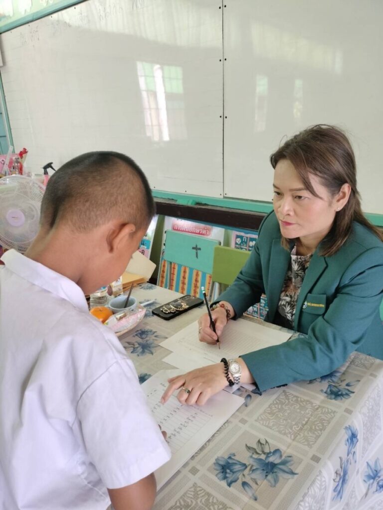 ประเมินการอ่านออกเขียนได้ของนักเรียน เพื่อคัดเลือกรับรางวัลครูดีศรีนคร โรงเรียนบ้านดงน้อยพัฒนา, โรงเรียนบ้านนาขาม, โรงเรียนบ้านหนองบัว 4 404613 0 0