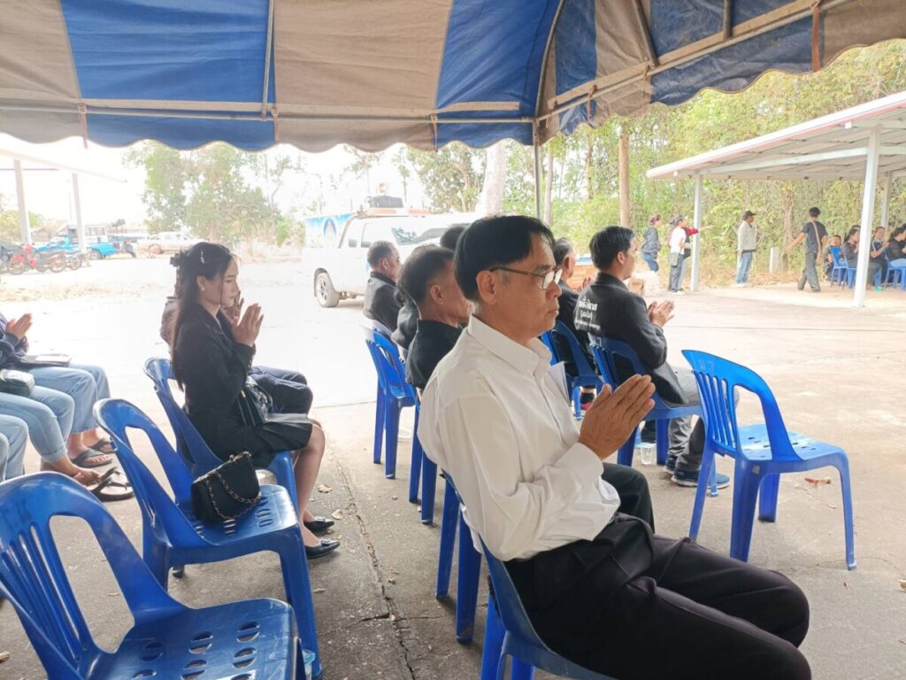ลงพื้นที่เยี่ยมให้กำลังใจครอบครัวนักเรียนประสบอุบัติเหตุจมน้ำเสียชีวิต 4 463058 0