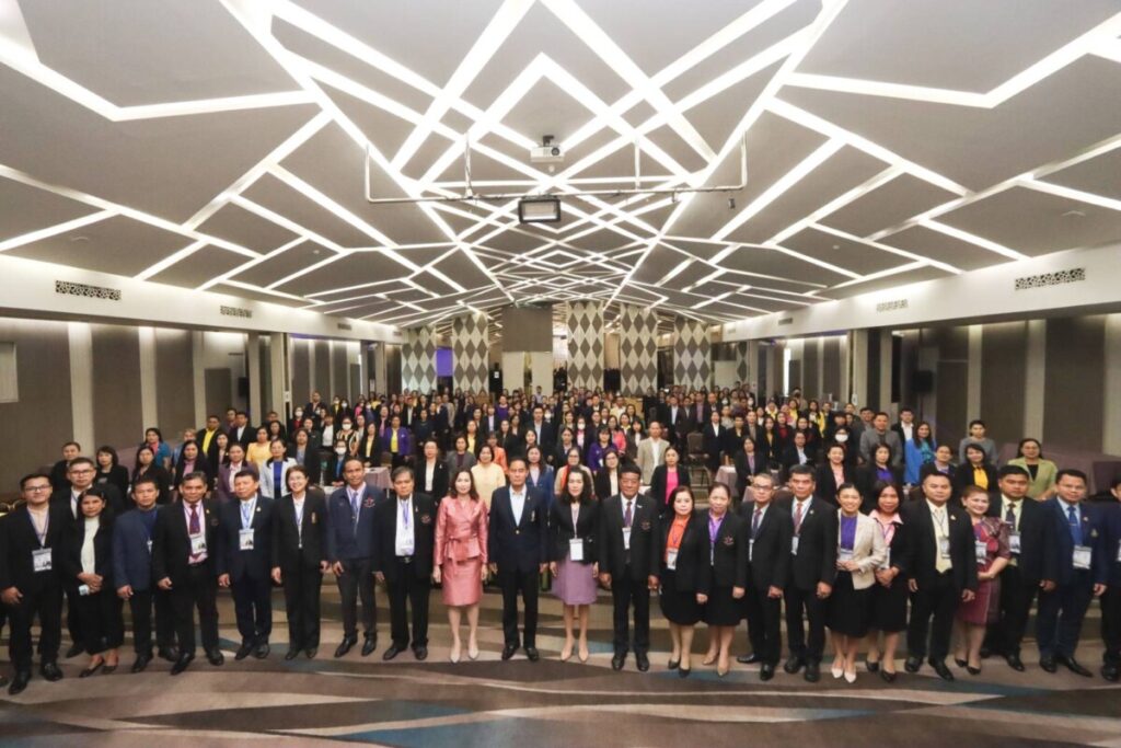 ประชุมเชิงปฏิบัติการผู้รับผิดชอบงานสภานักเรียน รุ่นที่ 2 สำหรับผู้อำนวยการกลุ่มส่งเสริมการจัดการศึกษา 4 597998 0
