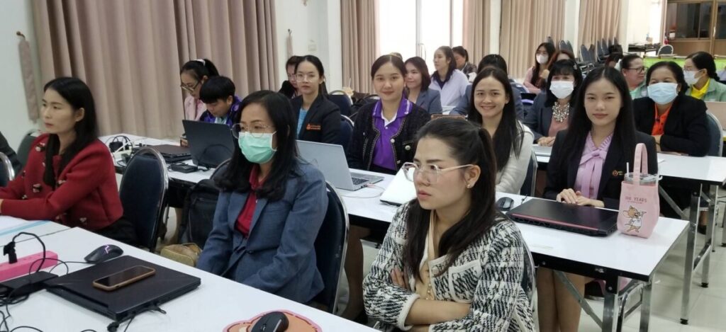 ประธานเปิดการอบรมการสร้างสื่อเทคโนโลยีภาษาไทย เพื่อแก้ปัญหาการอ่านไม่ออก เขียนไม่ได้ 3 65406 0