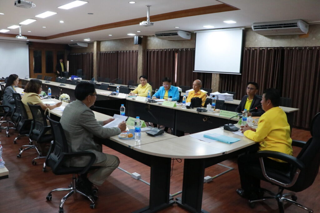 การประชุมคณะกรรมการกลั่นกรองการย้ายข้าราชการครูและบุคลากรทางการศึกษา 4 IMG 0070
