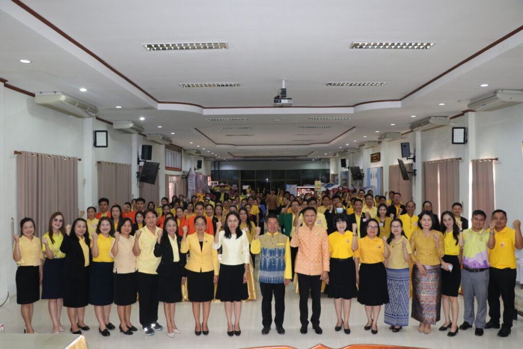 การจัดแสดงผลงานและแลกเปลี่ยนเรียนรู้การดำเนินงาน โครงการสถานศึกษาสีขาว ปีการศึกษา 2566 1 IMG 3328