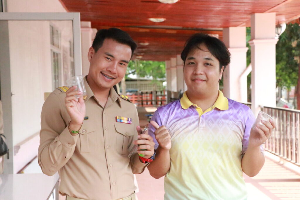 สพป.นครพนม เขต 1 ตรวจหาสารเสพติดในปัสสาวะตามแผนป้องกันและปราบปรามยาเสพติดจังหวัดนครพนม 7 IMG 3944