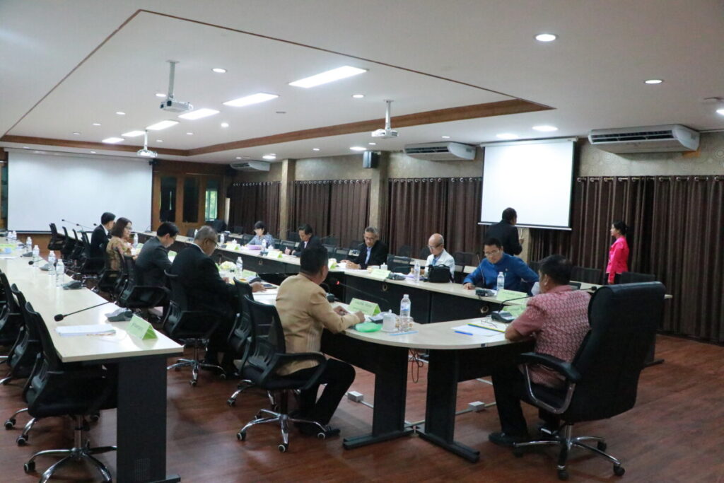 ประชุม อ.ก.ค.ศ. เขตพื้นที่การศึกษาประศึกษานครพนม เขต 1 ครั้งที่ 3/2567 5 IMG 6385