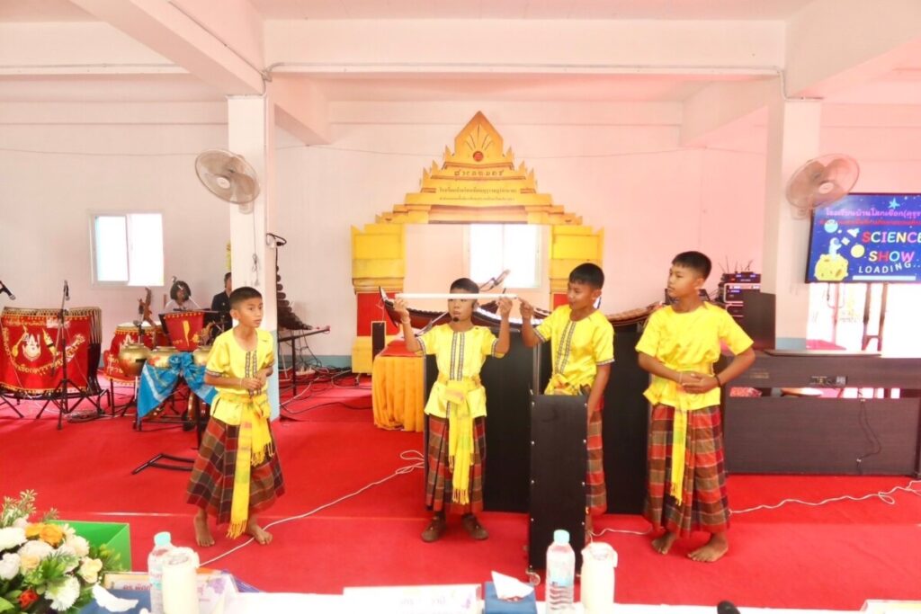 ประเมินนักเรียนเพื่อรับรางวัลประราชทาน โรงเรียนบ้านโสกเชือก จ.ร้อยเอ็ด 6 S 180019263 0