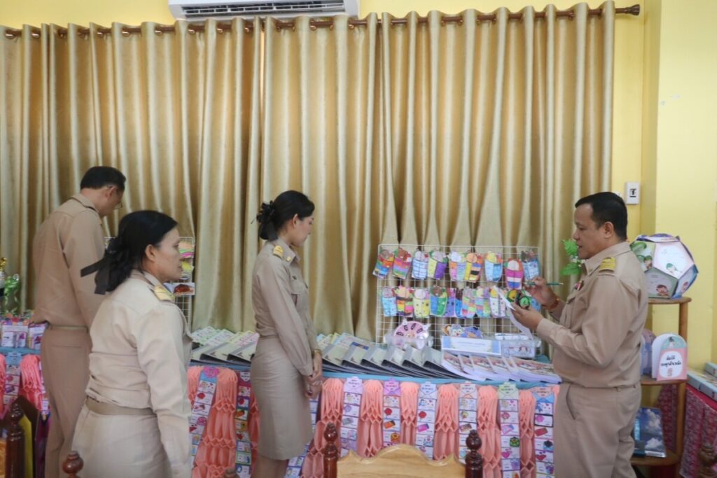 ประเมินการเตรียมความพร้อมและพัฒนาอย่างเข้ม ตำแหน่งครูผู้ช่วย โรงเรียนบ้านศรีธน และ โรงเรียนบ้านหนองบัว 5 baf754a4a1cf18f4414e6aebf02b37bda51fa61 0