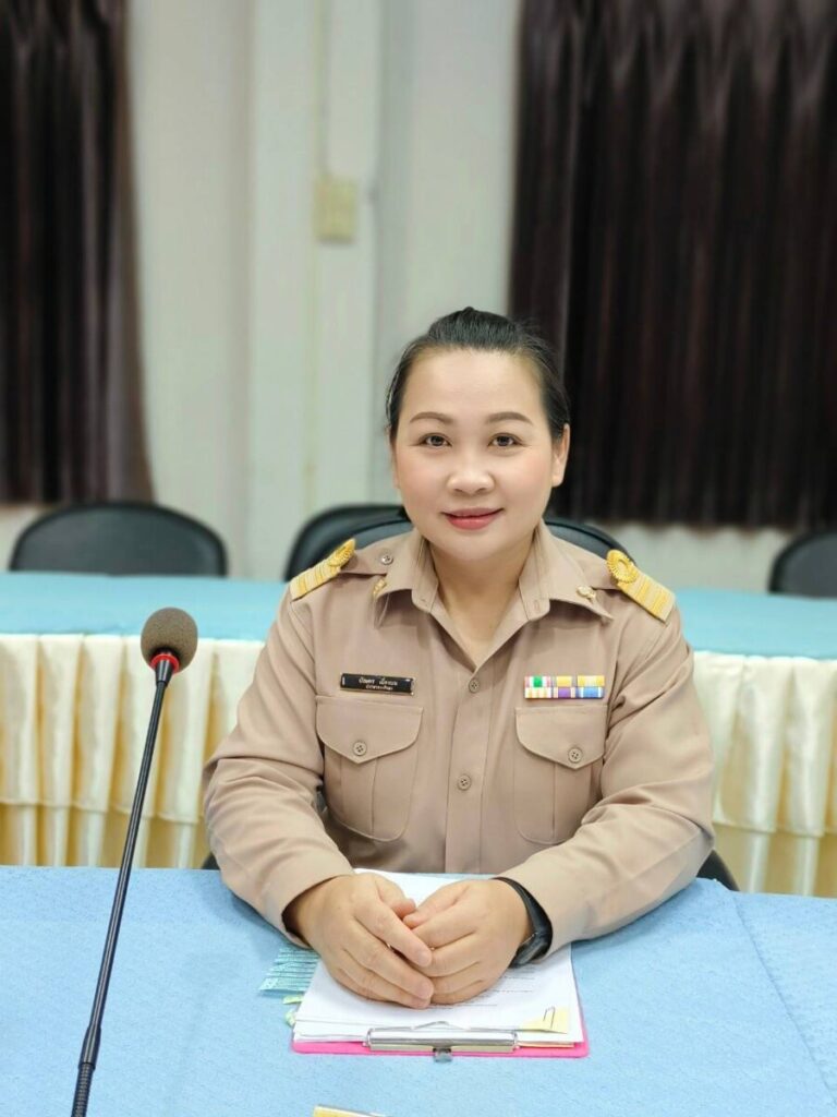 ประชุมในฐานะคณะกรรมการการคัดเลือกนักเรียนทุนการศึกษาพระราชทาน ม.ท.ศ. รุ่นที่ 16 3 33613 0