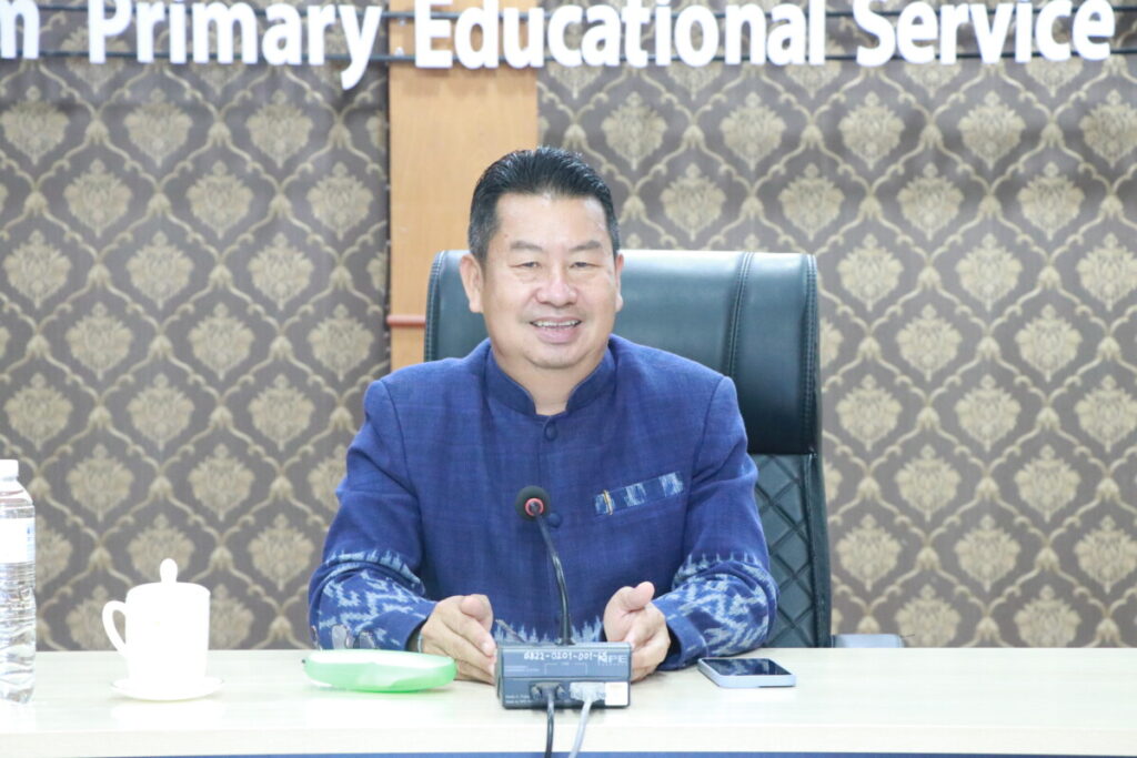 ประชุมขับเคลื่อนสถานีแก้ไขปัญหาหนี้สินครูและบุคลากรทางการศึกษา ระดับสำนักงานเขตพื้นที่การศึกษา ครั้งที่ 4/2567 2 IMG 2816