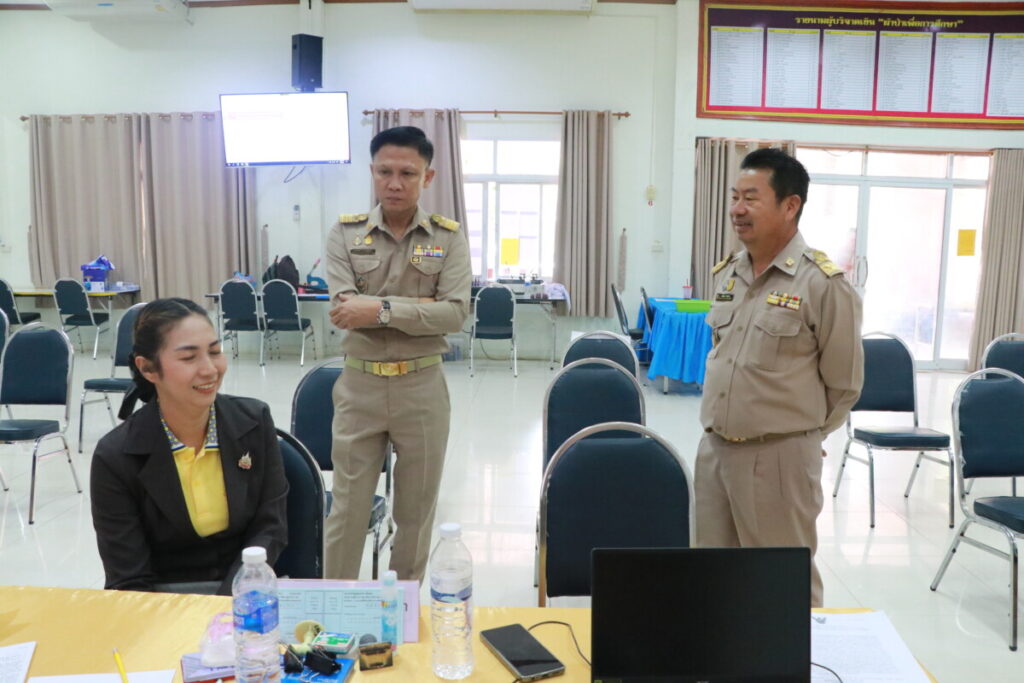 เยี่ยมชมและให้กำลังใจผู้สมัครคัดเลือกบุคคลเพื่อบรรจุและแต่งตั้งเข้ารับราชการเป็นข้าราชการครูและบุคลากรทางการศึกษา 3 IMG 8602