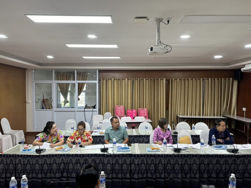 ประชุมคณะกรรมการการแก้ไขปัญหาหนี้สินข้าราชการครูและบุคลากรทางการศึกษาระดับเขตพื้นที่การศึกษา 3 S 11681804 0