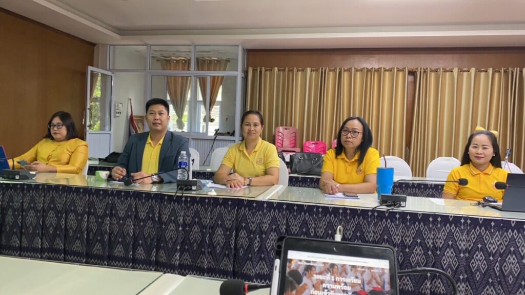 ประชุมการปฐมนิเทศ ศึกษานิเทศก์ผู้เข้ารับการพัฒนาระยะก่อนพัฒนา (Pre-Training) และประชุมศึกษานิเทศก์พี่เลี้ยง 3 S 51085363 0