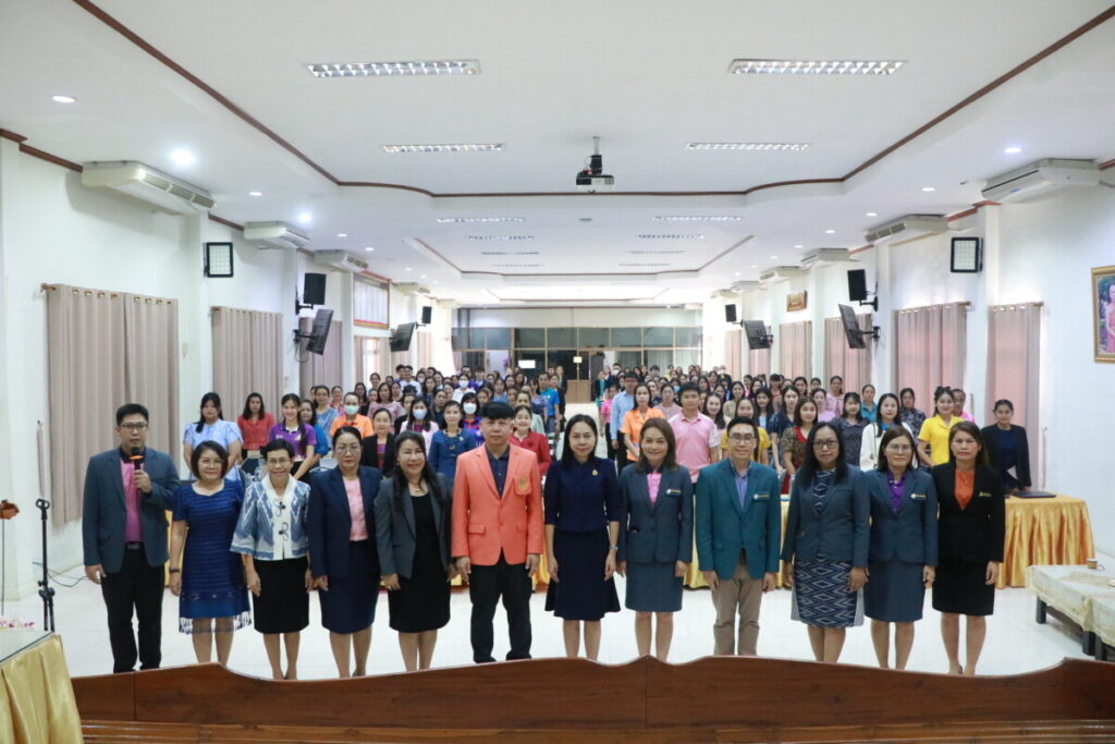 อบรมเชิงปฏิบัติการการจัดทำหลักสูตรสถานศึกษาตามหลักสูตรแกนกลางการศึกษาขั้นพื้นฐาน พุทธศักราช 2551 (รุ่นที่ 1) 1 IMG 4848