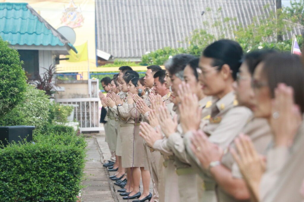 ร่วมกิจกรรมเชิงสัญลักษณ์เขตสุจริต,ร้องเพลงชาติ, สวดมนต์ไหว้พระ,กล่าวคำปฏิญาณเขตสุจริต 5 IMG 6555