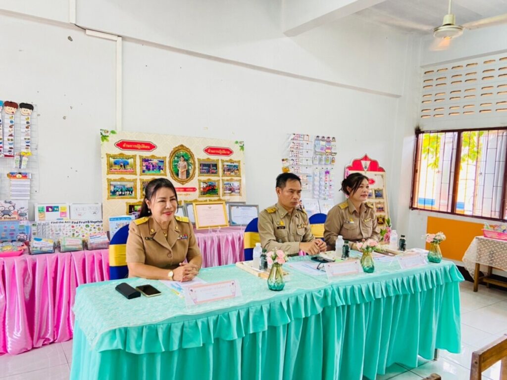 ประเมินการเตรียมความพร้อมครูผู้ช่วย ณ โรงเรียนสุนทรวิจิตร (บำรุงวิทยา) 2 S 7184407 0