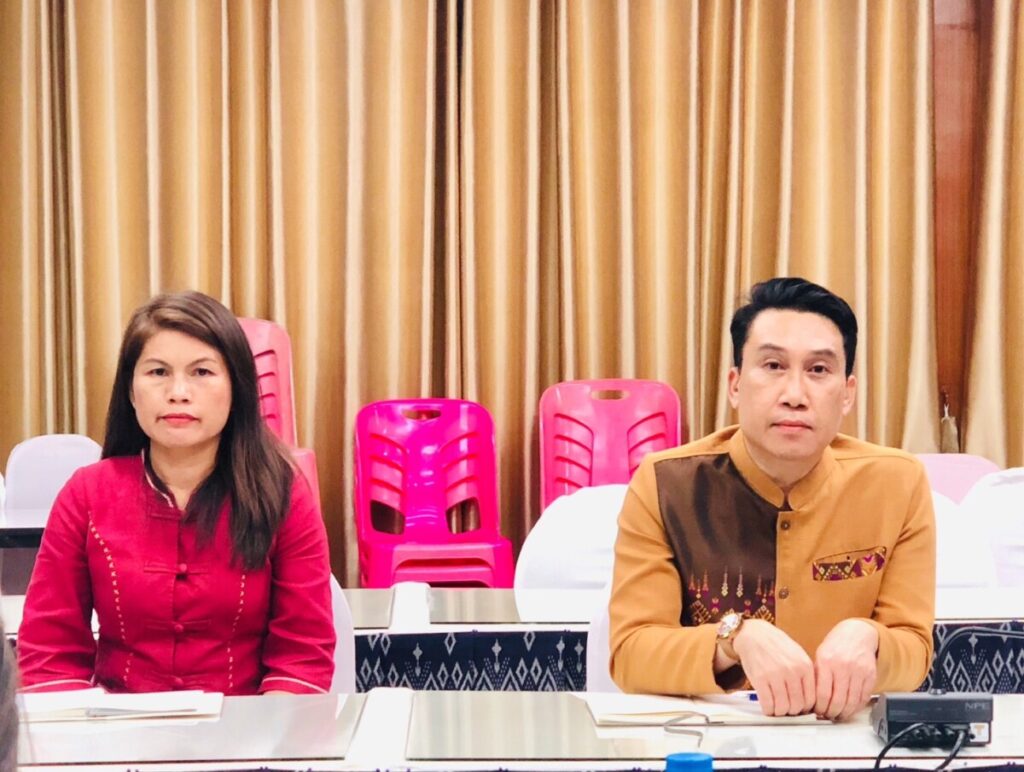 ประชุมคณะทำงานคัดเลือกโรงเรียนและครูต้นแบบการเรียนการสอนประวัติศาสตร์จังหวัดนครพนม 4 S 7274524 0