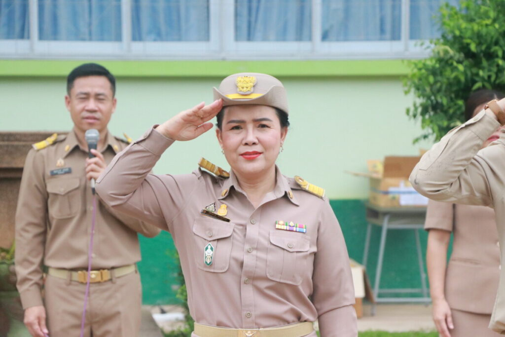 กิจกรรมเชิงสัญลักษณ์เขตสุจริต,ร้องเพลงชาติ, สวดมนต์ไหว้พระ,กล่าวคำปฏิญาณเขตสุจริต 3 เข้าแถวเช้า 62