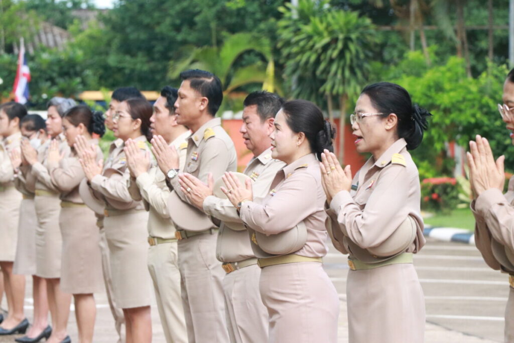ร่วมกิจกรรมเชิงสัญลักษณ์เขตสุจริต,ร้องเพลงชาติ, สวดมนต์ไหว้พระ,กล่าวคำปฏิญาณเขตสุจริต 4 IMG 0533