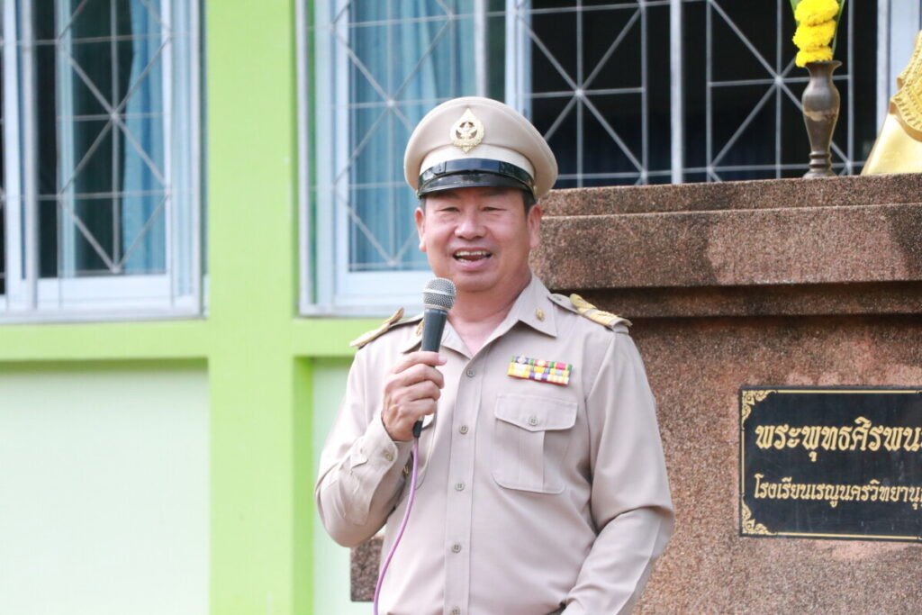 ร่วมกิจกรรมเชิงสัญลักษณ์เขตสุจริต,ร้องเพลงชาติ, สวดมนต์ไหว้พระ,กล่าวคำปฏิญาณเขตสุจริต 5 IMG 0546