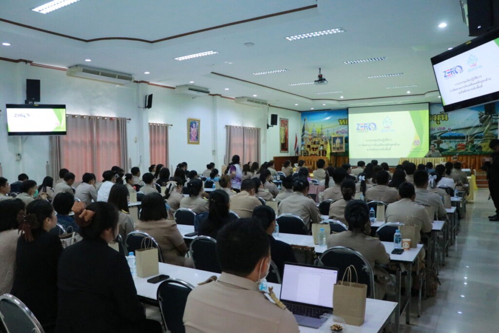 ประชุมเชิงปฏิบัติการติดตามการขับเคลื่อนหลักสูตรต้านทุจริตศึกษาระดับพื้นที่ ปีการศึกษา 2567 4 IMG 8607