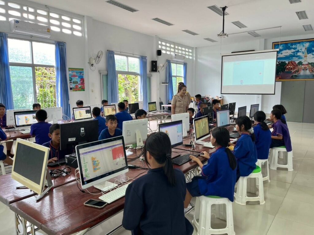 การจัดการเรียนรู้โดยใช้บอร์ดเกมที่ส่งเสริมทักษะในศตวรรษที่ 21 ณ โรงเรียนบ้านฝั่งแดง (พระเทพวรมุณีอุปถัมภ์) 2 S 41099350 0