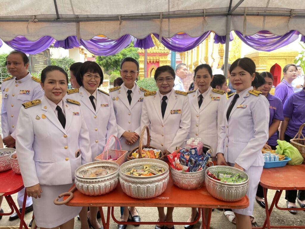 ร่วมกิจกรรมเฉลิมพระเกียรติสมเด็จพระนางเจ้าฯ พระบรมราชินี เนื่องในโอกาสวันเฉลิมพระชนมพรรษา 3 มิถุนายน 2567 ณ วัดมหาธาตุ 1 S 53010975