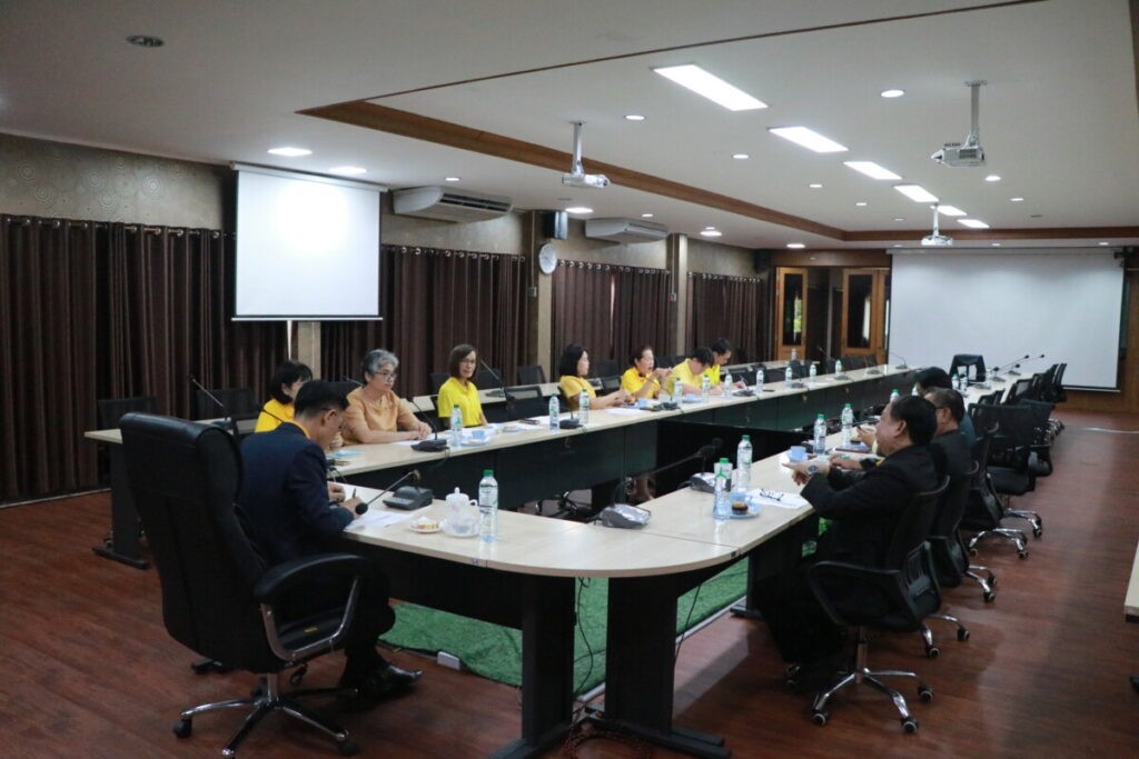 ประชุมคณะกรรมการแก้ไขปัญหาหนี้สินข้าราชการครูและบุคลากรทางการศึกษา ครั้งที่ 5/2567 4 IMG 2565