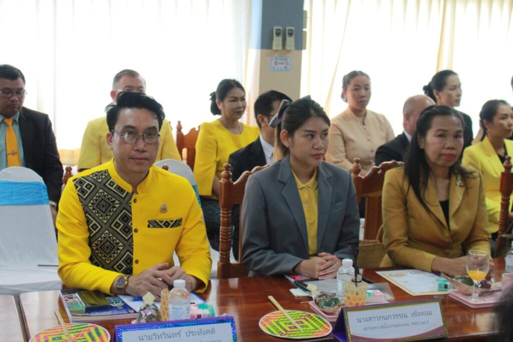 ร่วมกิจกรรมการลงพื้นที่ของ นายสมใจ วิเศษทักษิณ ผู้ตรวจราชการกระทรวงศึกษาธิการและคณะ ลงพื้นที่ตรวจราชการและติดตามประเมินผลการดำเนินงานตามนโยบาย 5 LINE ALBUM การลงพื้นที่ นายสมใจ วิเศษทักษิณ ผู้ตร 21