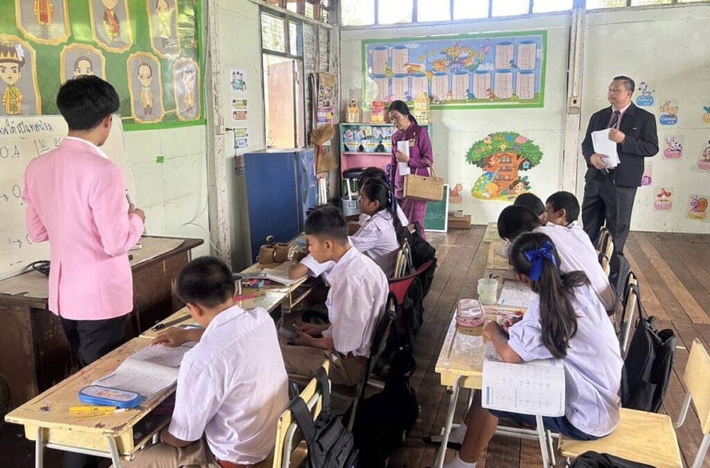 ต้อนรับคณะกรรมการประเมินคุณภาพภายนอก จาก สมศ. โรงเรียนบ้านสร้างหิน 5 S 23462049 0