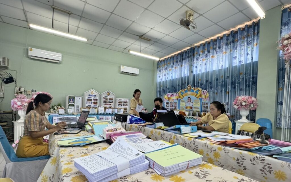 ตรวจสอบการดำเนินงานเงินอุดหนุนปัจจัยพื้นฐานฯ (กสศ) พร้อมให้ความรู้ด้านกฎหมาย โรงเรียนบ้านวังกระแส 2 S 7151636 0