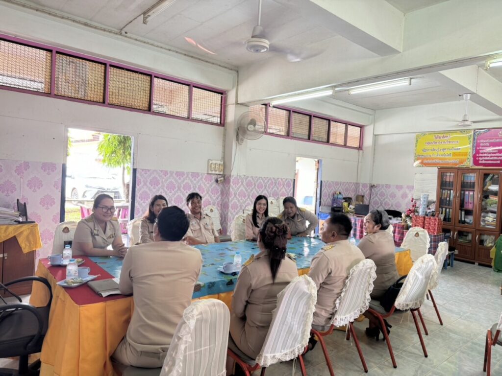 นิเทศ ติดตามการเรียนการสอน ตรวจสอบการการเงิน บัญชัพัสดุ พร้อมให้ความรู้ด้านกฎหมาย โรงเรียนบ้านทู้ 4 S 7544860