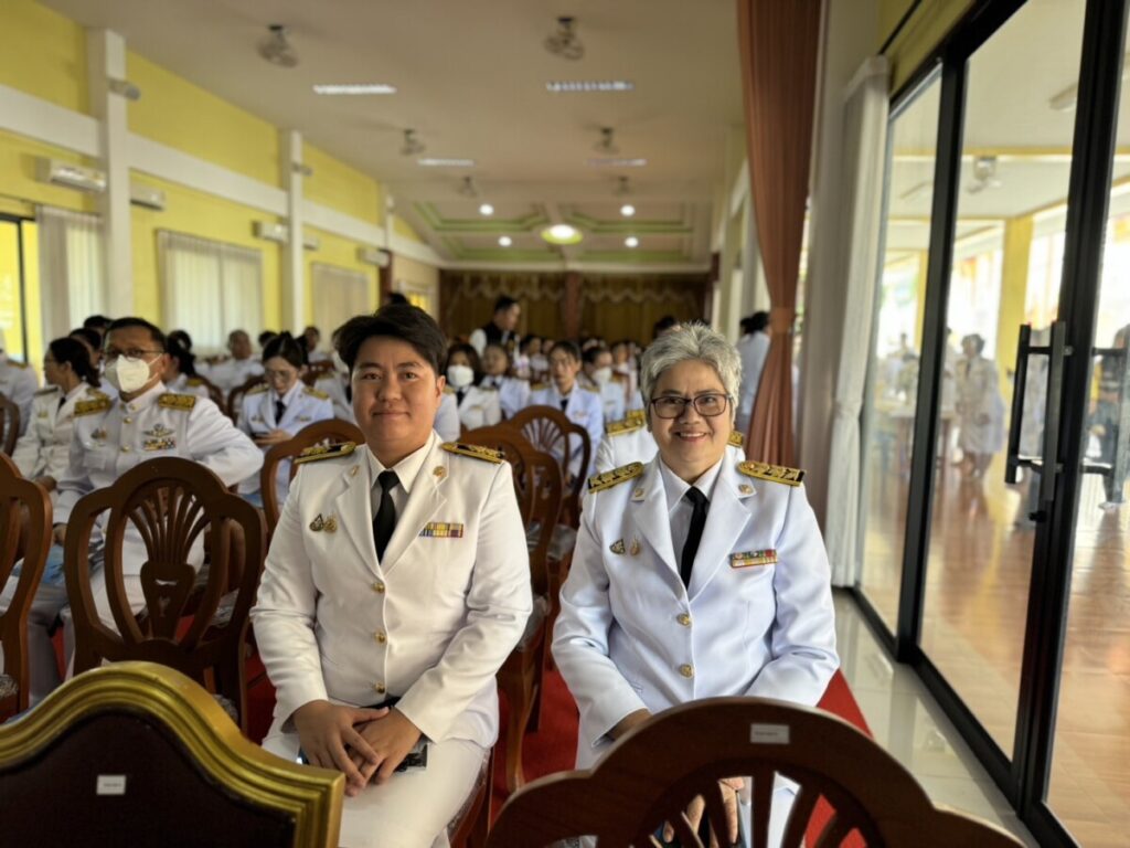 ร่วมพิธีบำเพ็ญกุศลแด่ พระบาทสมเด็จพระปรเมนทรรามาธิบดีศรีสินทรมหามงกุฏ พระจอมเกล้าเจ้าอยู่หัว พระสยามเทวมหามกุฏวิทยมหาราช เนื่องในอภิลักขิตสมัย 200 ปี 2 S 8167482 0