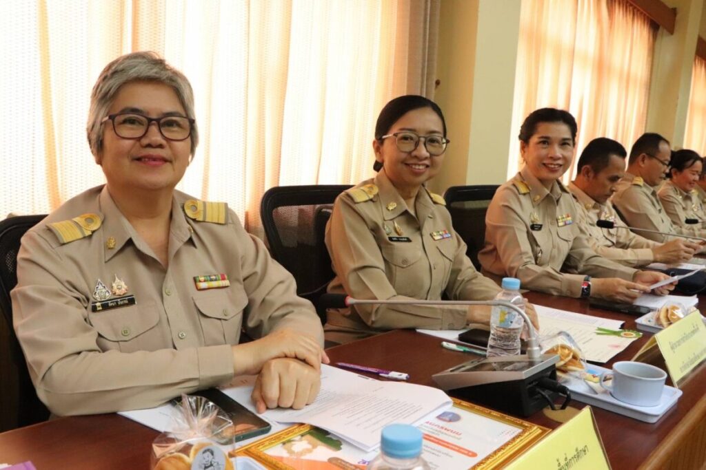 รับใบประกาศเกียรติคุณการขับเคลื่อนการเรียนรู้ประวัติศาสตร์ หน้าที่พลเมือง และศีลธรรม จังหวัดนครพนม จากสำนักงานศึกษาธิการจังหวัดนครพนม 4 1920149 0