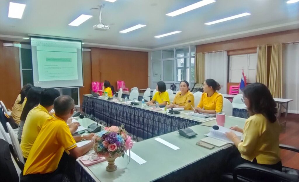 ประชุมคณะกรรมการจัดทำแบบรายงานผลการดำเนินงานระบบการดูแลช่วยเหลือนักเรียน (รน.2) สพป.นพ.1 5 663008