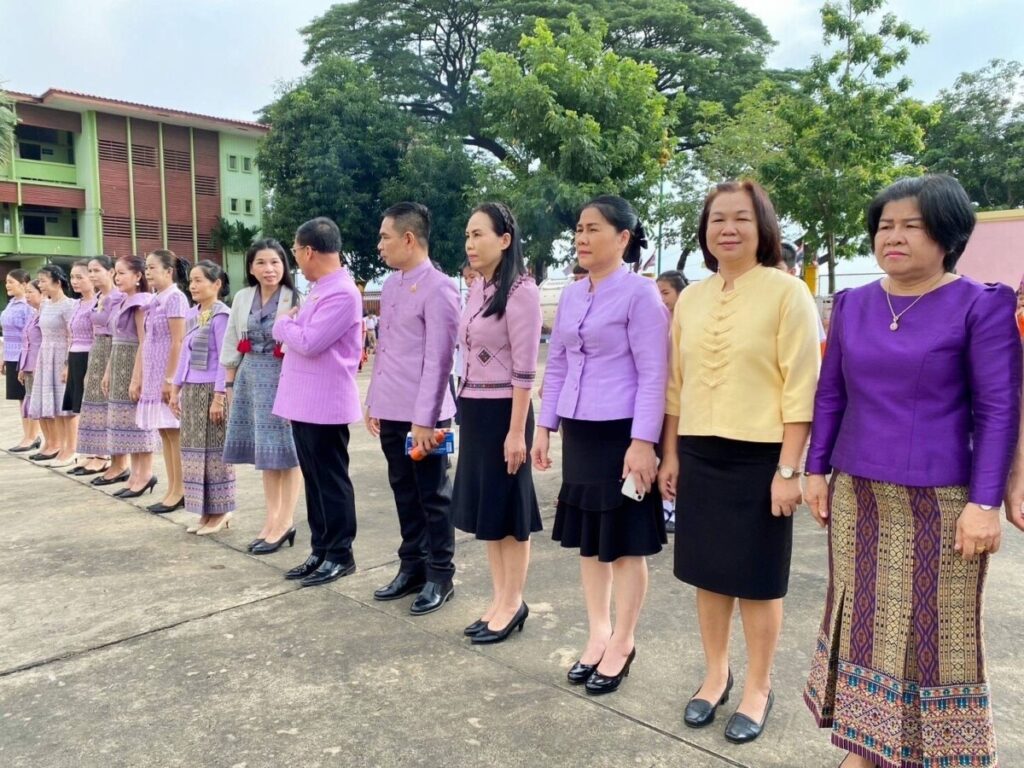 ลงพื้นที่ติดตามการดำเนินงานสวนพฤกษศาสตร์โรงเรียน กิจกรรมผู้ว่าพบนักเรียนหน้าเสาธง และปลูกต้นไม้ ณ โรงเรียนสุนทรวิจิตร (บำรุงวิทยา) 1 677936 0