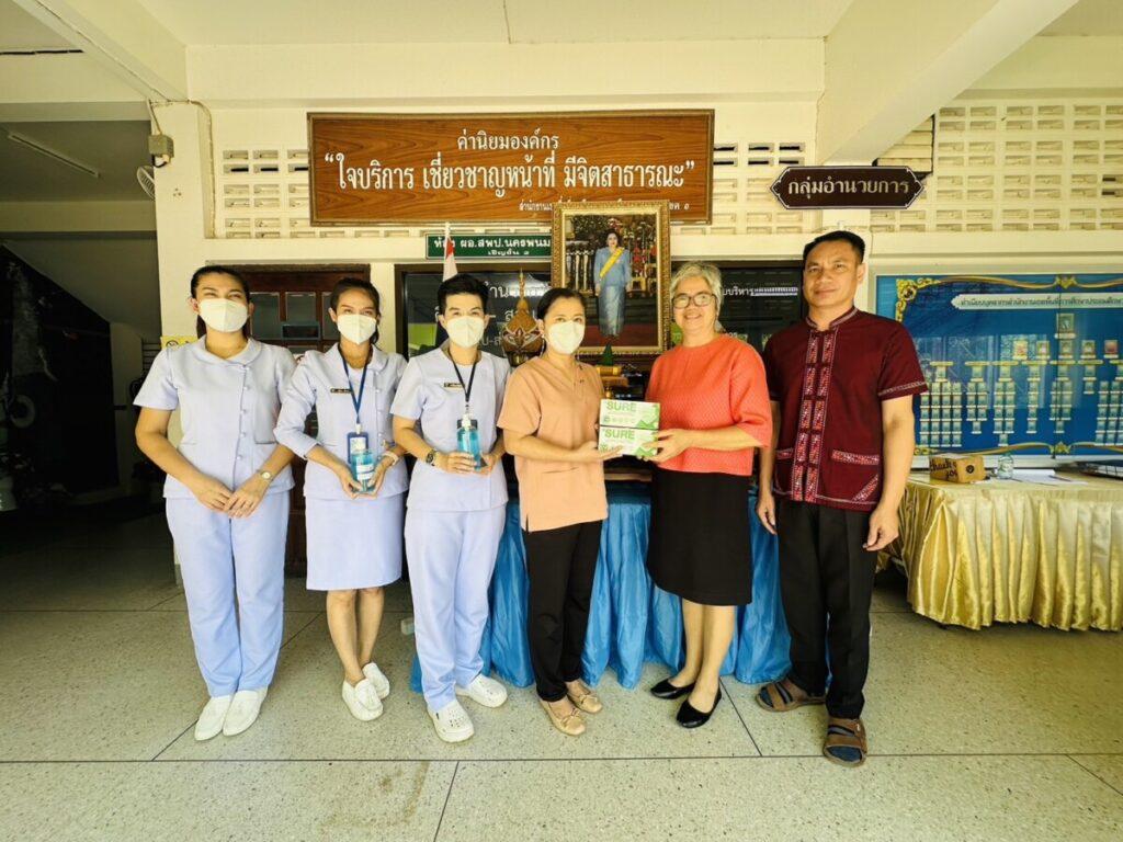 รับมอบเจลแอลกอฮอล์สำหรับล้างมือ และหน้ากากอนามัย จาก โรงพยาบาลทหารผ่านศึก 1 S 12517486